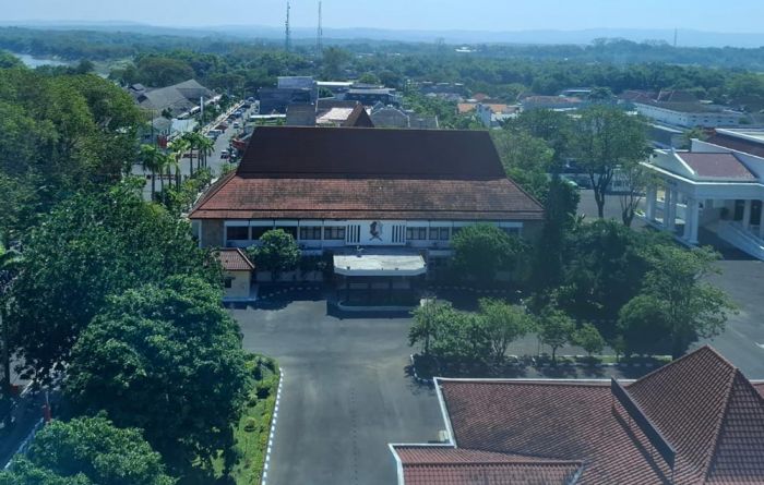 Pemkab Bojonegoro Kembali Terima DBH PBB Sektor Migas Rp709,9 Miliar Pemkab Bojonegoro Kembali Terima DBH PBB Sektor Migas Rp709,9 Miliar