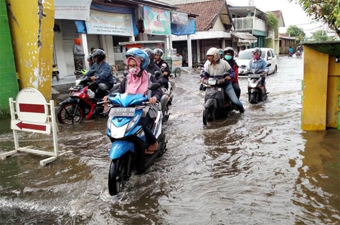 Tiga Wilayah di Sidoarjo Masih Tergenang hingga Sore Tadi