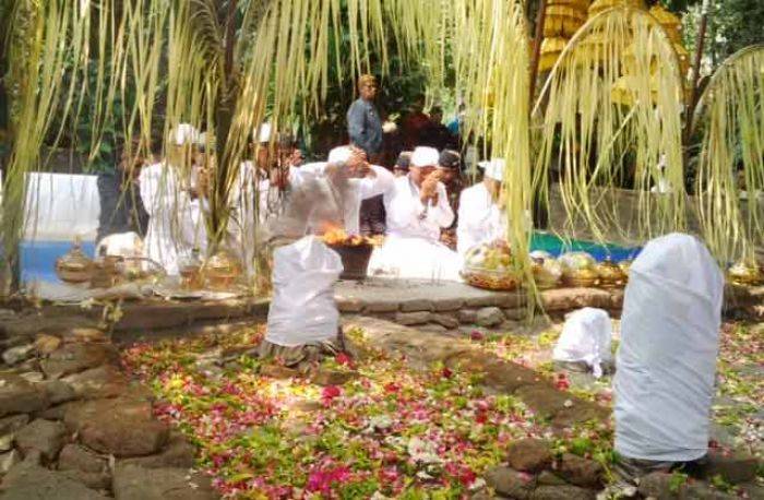 Warga Kediri Ritual Bersih Desa dengan Sesaji Miras