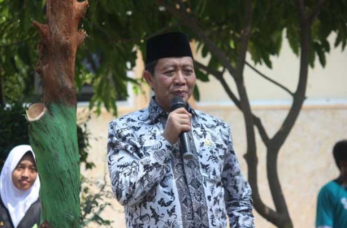Angka Kemiskinan Tak Berubah, Bupati Tuban Tugaskan Camat dan Kepala Desa Data Warga Miskin Angka Kemiskinan Tak Berubah, Bupati Tuban Tugaskan Camat dan Kepala Desa Data Warga Miskin