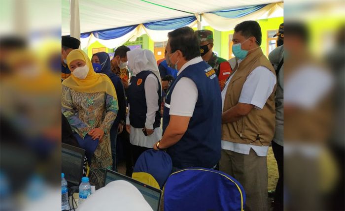 RS R.A. Basuni Gedeg Kerahkan Puluhan Nakes Bantu Vaksinasi di Posko dan Gerai Vaksin RS R.A. Basuni Gedeg Kerahkan Puluhan Nakes Bantu Vaksinasi di Posko dan Gerai Vaksin