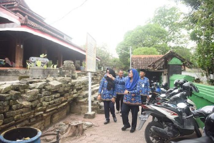 Pj Wali Kota Zanariah Pamit, Silaturahmi ke Lirboyo dan Ziarah ke Makam Mbah Wasil Pj Wali Kota Zanariah Pamit, Silaturahmi ke Lirboyo dan Ziarah ke Makam Mbah Wasil