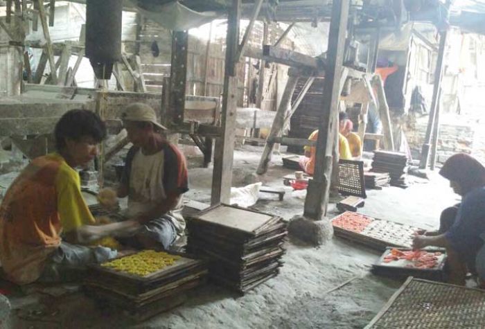 Berkunjung ke Sentra Produksi Kerupuk Lembang di Bangilan