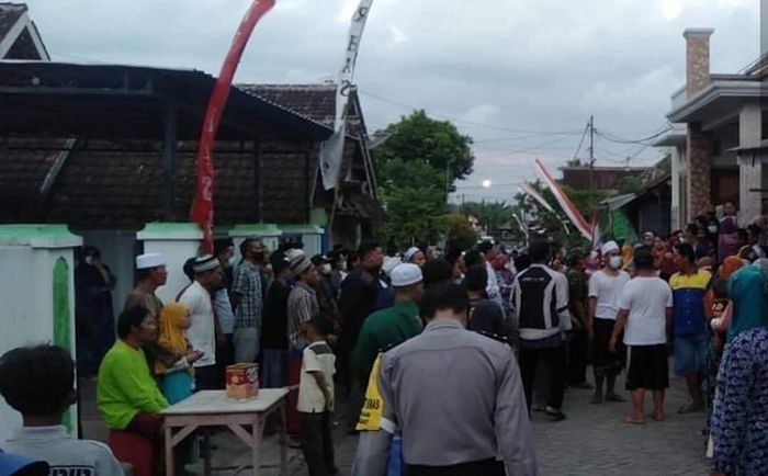 Selamatkan Tetangga yang Keracunan, Pria di Banyuwangi Malah Tewas di Dalam Sumur Selamatkan Tetangga yang Keracunan, Pria di Banyuwangi Malah Tewas di Dalam Sumur