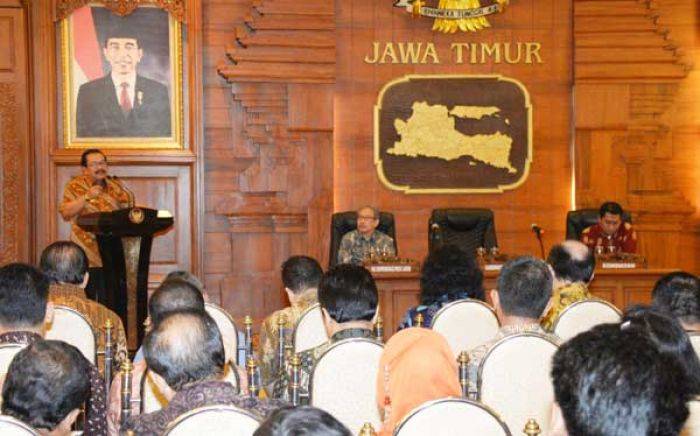 Jatim Launching Aplikasi Hadapi MEA Jatim Launching Aplikasi Hadapi MEA