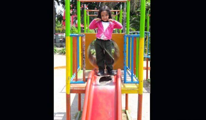 Mainan Anak di Alun-alun Gresik tak Terawat, Tidak Layak Pakai Mainan Anak di Alun-alun Gresik tak Terawat, Tidak Layak Pakai
