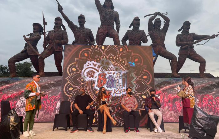 Usung Tema Kearifan Lokal, Festival Batik Keren Kota Blitar Digelar di Monumen PETA Usung Tema Kearifan Lokal, Festival Batik Keren Kota Blitar Digelar di Monumen PETA