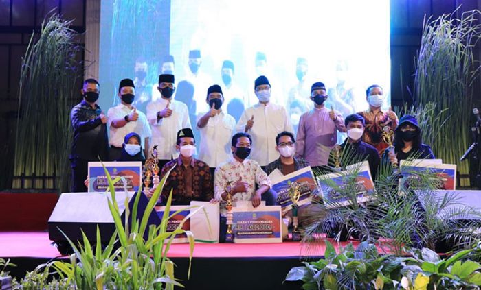 Serahkan Hadiah Lomba E-Sport, Gus Ipul Ajak Anak Muda Bangun Banyak Prestasi Serahkan Hadiah Lomba E-Sport, Gus Ipul Ajak Anak Muda Bangun Banyak Prestasi