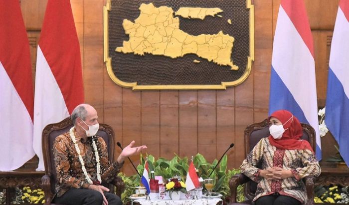 Terima Kunjungan Dubes Belanda, Gubernur Khofifah Ajak Kerja Sama Water and Waste Management System Terima Kunjungan Dubes Belanda, Gubernur Khofifah Ajak Kerja Sama Water and Waste Management System