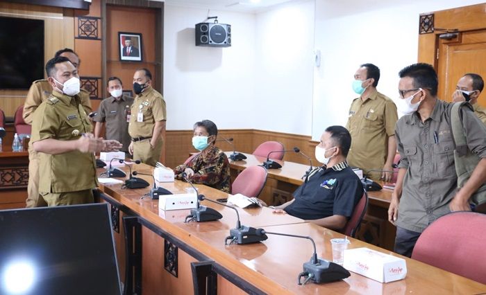 Percepat Herd Immunity, Bupati Gus Yani Latih 140 Nakes Hingga Siapkan Tempat Wisata untuk Vaksinasi Percepat Herd Immunity, Bupati Gus Yani Latih 140 Nakes Hingga Siapkan Tempat Wisata untuk Vaksinasi