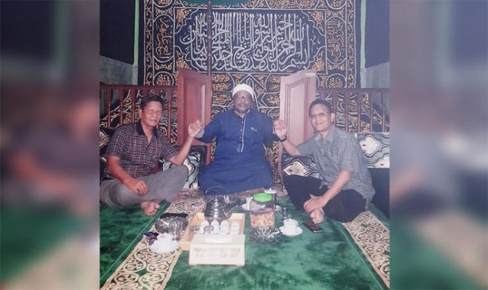 Gus Nur dan Pendiri RGS Bertemu Bahas Pilbup Gresik 2020 Gus Nur dan Pendiri RGS Bertemu Bahas Pilbup Gresik 2020