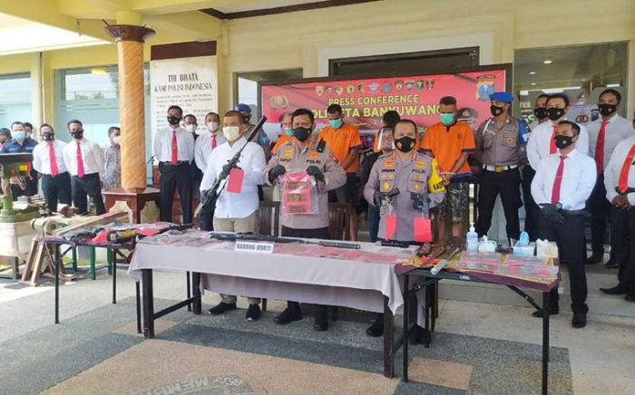 Penggerebekan Pabrik Senjata Api Ilegal di Banyuwangi, Pelaku Belajar Autodidak dari Internet Penggerebekan Pabrik Senjata Api Ilegal di Banyuwangi, Pelaku Belajar Autodidak dari Internet