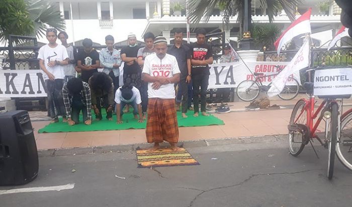 Ngontel Sepeda Banyuwangi-Surabaya, Warga Sumberagung Titip Aspirasi ke Gubernur Jatim Ngontel Sepeda Banyuwangi-Surabaya, Warga Sumberagung Titip Aspirasi ke Gubernur Jatim
