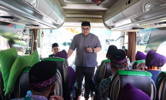Satu Jemaah Tertinggal Rombongan, ini yang dilakukan Bupati Kediri Satu Jemaah Tertinggal Rombongan, ini yang dilakukan Bupati Kediri