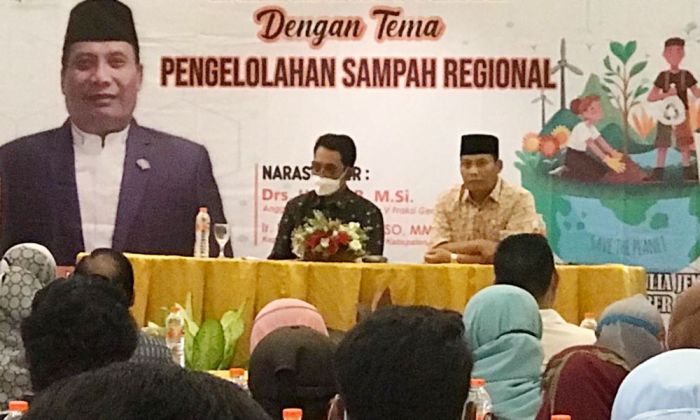 Dorong Percepatan Revisi Raperda Pengelolaan Sampah, Anggota Komisi D DPRD Jatim Gelar Sosialisasi