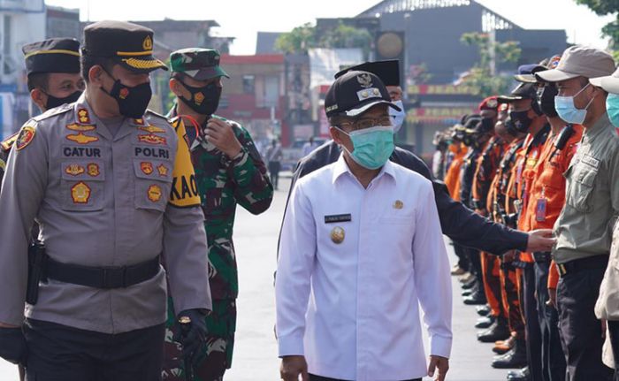 Cek Kesiapan Akhir, Forkopimda Kota Batu Laksanakan Apel Gelar Pasukan Operasi Ketupat Semeru 2021 Cek Kesiapan Akhir, Forkopimda Kota Batu Laksanakan Apel Gelar Pasukan Operasi Ketupat Semeru 2021