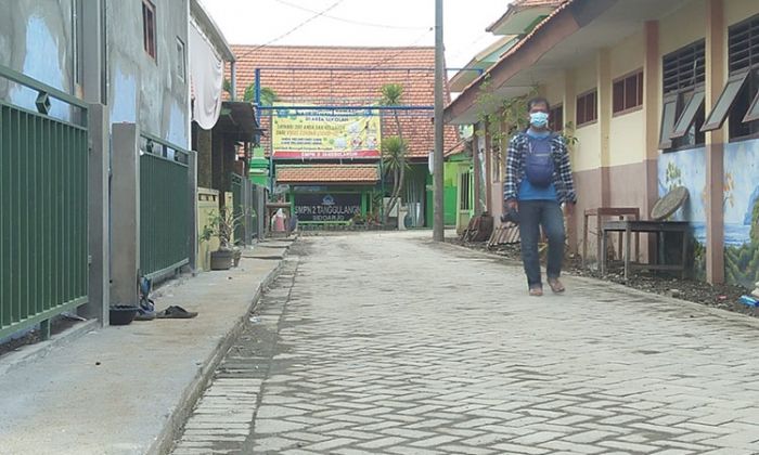 Akses Selesai Ditinggikan, SMPN 2 Tanggulangin Tetap Terendam Banjir Saat Intensitas Hujan Tinggi Akses Selesai Ditinggikan, SMPN 2 Tanggulangin Tetap Terendam Banjir Saat Intensitas Hujan Tinggi