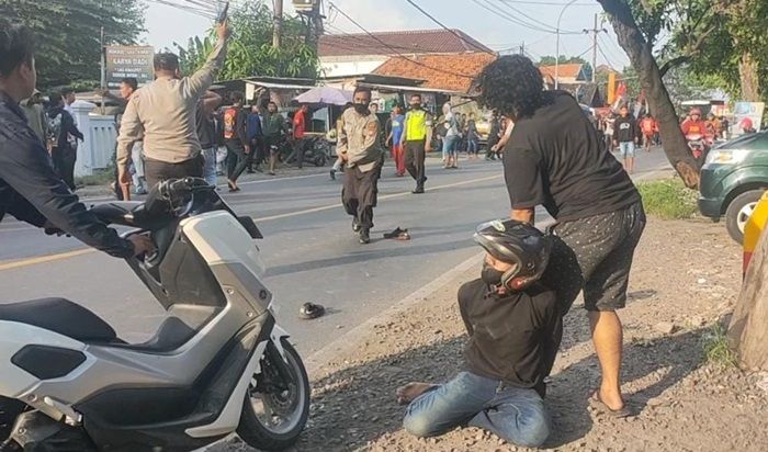 Rombongan Pagar Nusa Diserang Kelompok Bercadar Depan Polsek Cerme Gresik, Suasana Sempat Mencekam Rombongan Pagar Nusa Diserang Kelompok Bercadar Depan Polsek Cerme Gresik, Suasana Sempat Mencekam
