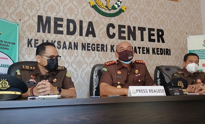 Soal Dugaan Proyek Fiktif di Kominfo, Kejari Kabupaten Kediri Resmi Tetapkan Satu Tersangka Soal Dugaan Proyek Fiktif di Kominfo, Kejari Kabupaten Kediri Resmi Tetapkan Satu Tersangka