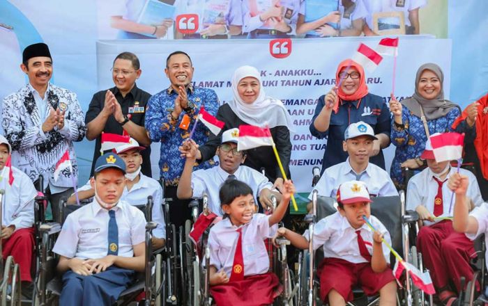 Hardiknas 2024, Khofifah: Maksimalkan Merdeka Belajar, Siapkan Generasi Menuju Indonesia Emas 2045 Hardiknas 2024, Khofifah: Maksimalkan Merdeka Belajar, Siapkan Generasi Menuju Indonesia Emas 2045