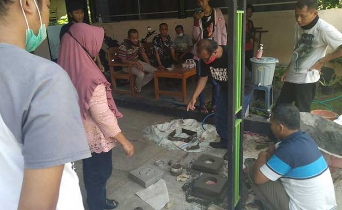 FPR dan Pemdes Bulusari Gelar Pelatihan Pembuatan Biopori Untuk Warga FPR dan Pemdes Bulusari Gelar Pelatihan Pembuatan Biopori Untuk Warga