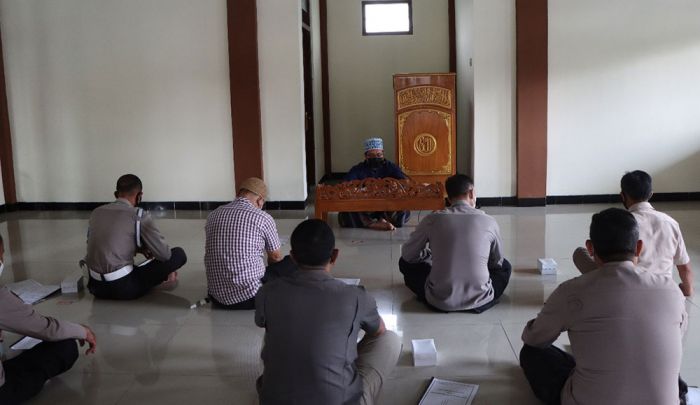 Anggota dan ASN Polres Ngawi Rutin Digembleng Bimbingan Rohani dan Mental