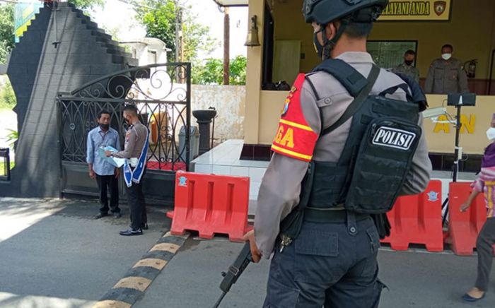 Mabes Polri Diserang, Pengamanan Markas Kepolisian di Blitar Diperketat Mabes Polri Diserang, Pengamanan Markas Kepolisian di Blitar Diperketat