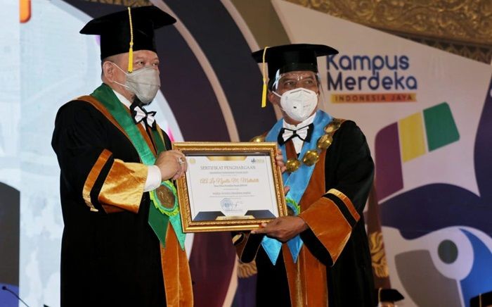 Hadiri Dies Natalis ke-56, LaNyalla Pesan 5 Hal Ini ke Unesa Supaya Bisa Cetak SDM Unggul Hadiri Dies Natalis ke-56, LaNyalla Pesan 5 Hal Ini ke Unesa Supaya Bisa Cetak SDM Unggul