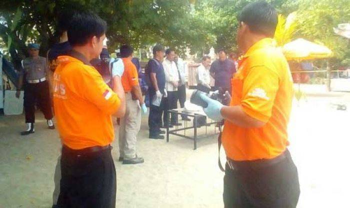 Clingukan di depan Konsulat Australia, Dua Bule Pembunuh Polisi Diciduk Clingukan di depan Konsulat Australia, Dua Bule Pembunuh Polisi Diciduk