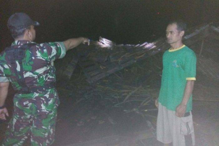 Puting Beliung Landa Desa Bajulan Nganjuk, Dua Rumah Roboh Puting Beliung Landa Desa Bajulan Nganjuk, Dua Rumah Roboh