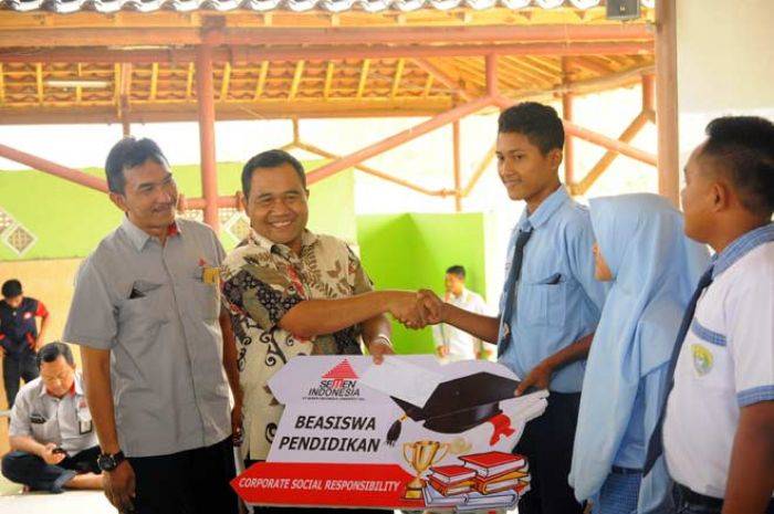 SMGR Dukung Penuntasan Pendidikan di Rembang SMGR Dukung Penuntasan Pendidikan di Rembang