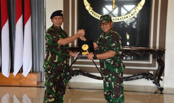 Panglima Koarmada II Kunjungi Akademi Angkatan Laut
