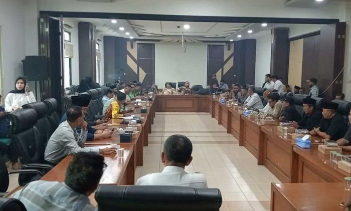 Giliran Sejumlah LSM dan Ormas Desak Warung Karaoke di Gempol 9 Tutup