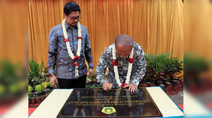 Pemkot Pasuruan Serahkan Aset Akper ke Unej