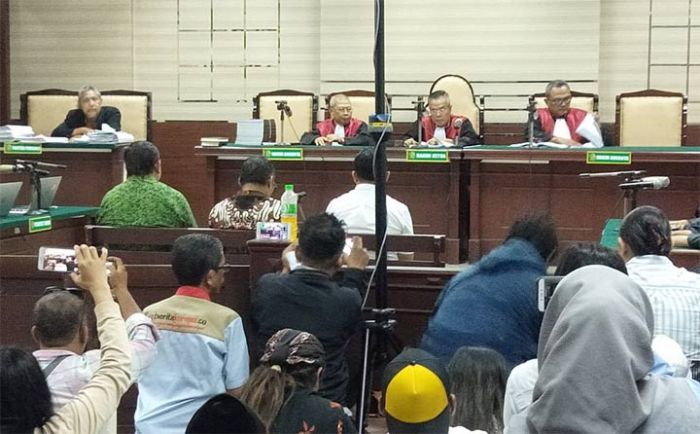 Mantan Bupati Tulungagung Divonis 10 Tahun dan Dicabut Hak Pilihnya Selama 5 Tahun Mantan Bupati Tulungagung Divonis 10 Tahun dan Dicabut Hak Pilihnya Selama 5 Tahun
