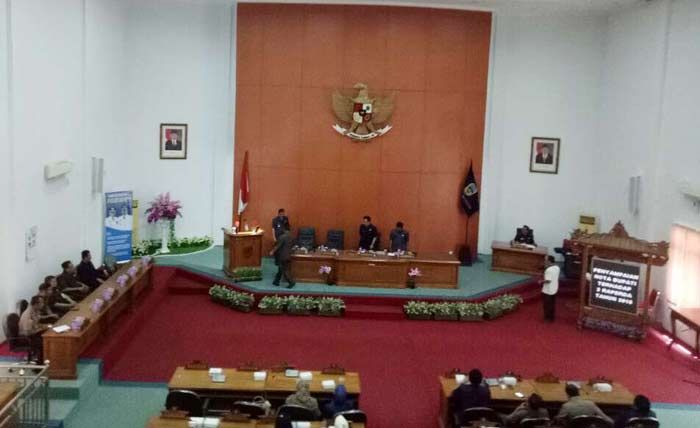 Dewan Pacitan Setujui Draft Raperda yang Disampaikan Eksekutif Dewan Pacitan Setujui Draft Raperda yang Disampaikan Eksekutif