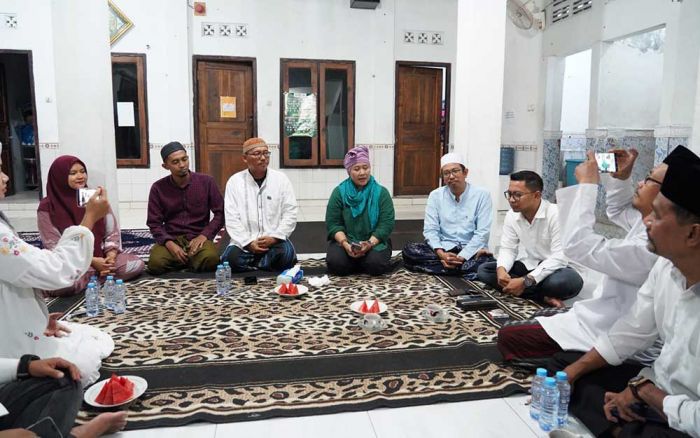 Dapat Keluhan dari Warga Beji Terkait Limbah Pabrik, Cagub Luluk Langsung Kunjungi Lokasi Dapat Keluhan dari Warga Beji Terkait Limbah Pabrik, Cagub Luluk Langsung Kunjungi Lokasi