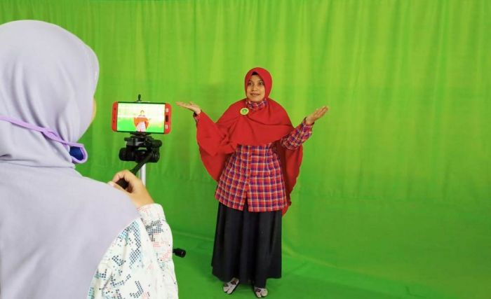 Menjadi Guru Virtual Menyenangkan Buat Siswa dan Menenangkan Orang Tua Menjadi Guru Virtual Menyenangkan Buat Siswa dan Menenangkan Orang Tua