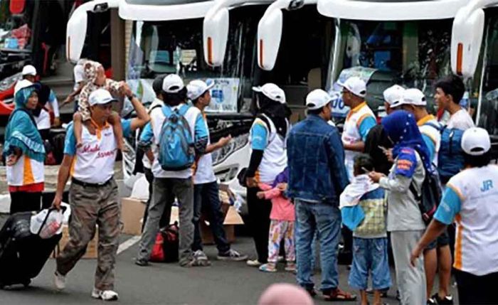 Toron Asareng Abah Syafi: Kuota Mudik Gratis Habis Kurang dari 1 Jam Toron Asareng Abah Syafi: Kuota Mudik Gratis Habis Kurang dari 1 Jam