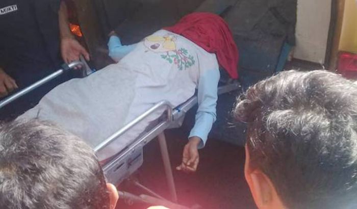 Geger, Mayat Perempuan Ditemukan di Emperan Toko Depan Terminal Sampang Geger, Mayat Perempuan Ditemukan di Emperan Toko Depan Terminal Sampang