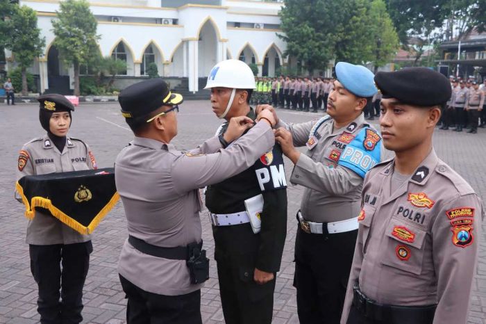 Polres Pasuruan Menggelar Apel Gelar Pasukan Operasi Lilin Semeru 2025