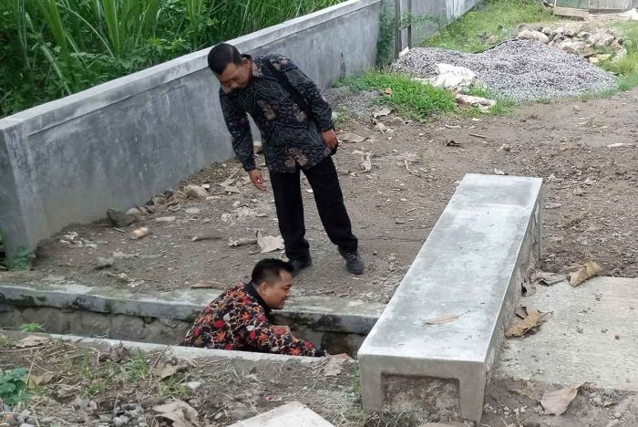 Tingkatkan Pendapatan UMKM, Kades Krandegan Madiun Sediakan Lapak dan Fasum di Pinggir Desa Tingkatkan Pendapatan UMKM, Kades Krandegan Madiun Sediakan Lapak dan Fasum di Pinggir Desa