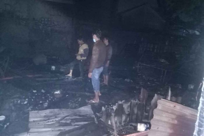 Kebakaran di Tropodo Sidoarjo, Gudang Sekolah hingga Ratusan Ternak Dilalap si Jago Merah Kebakaran di Tropodo Sidoarjo, Gudang Sekolah hingga Ratusan Ternak Dilalap si Jago Merah