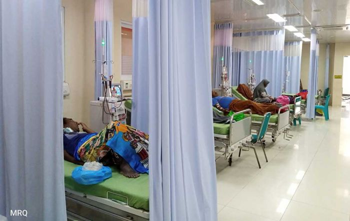 Jaga Privasi Pasien, RSUD dr. Moh. Anwar Pasang Tirai di Instalasi Hemodialisa Jaga Privasi Pasien, RSUD dr. Moh. Anwar Pasang Tirai di Instalasi Hemodialisa