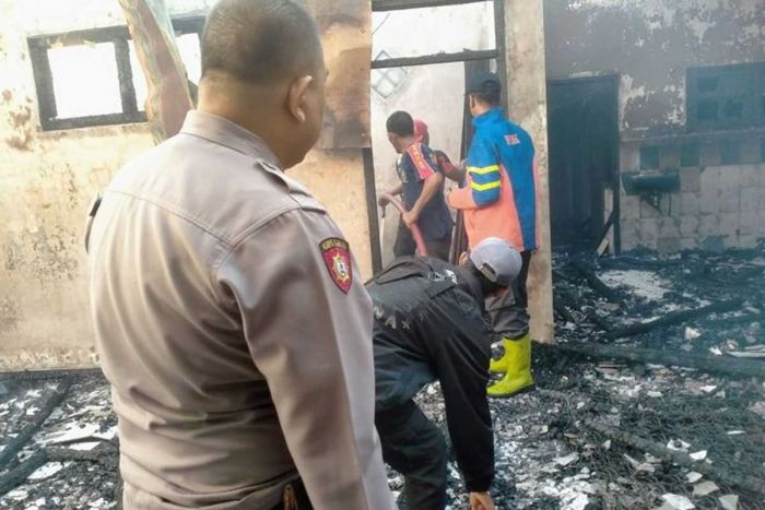 Lupa Matikan Kipas Angin, Rumah di Situbondo Ludes Terbakar Lupa Matikan Kipas Angin, Rumah di Situbondo Ludes Terbakar