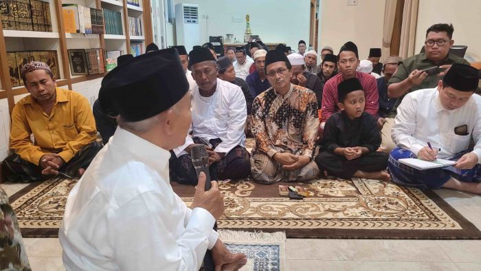 Minta Izin Diumrahkan, Kiai Asep Temui Keluarga Korban Runtuh Mushala Al Khoziny Asal Bekasi & Bogor