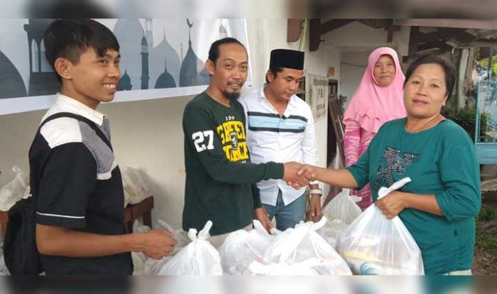 PWI Jember Bareng Kinansyah Bagikan Sembako PWI Jember Bareng Kinansyah Bagikan Sembako