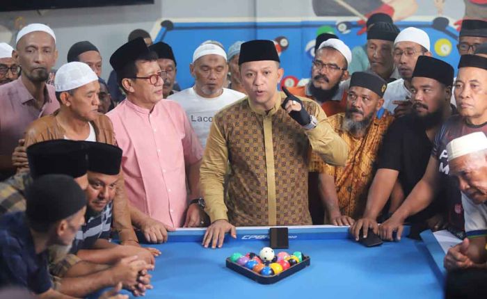 Owner MBS Gelar Fun Match Biliar, Peserta Wajib Bersarung dan Kenakan Peci Owner MBS Gelar Fun Match Biliar, Peserta Wajib Bersarung dan Kenakan Peci
