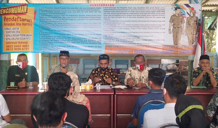 Undang Peserta ke Balai Desa, Pemdes Ngerong Jamin Penjaringan Perangkat Digelar Secara Transparan Undang Peserta ke Balai Desa, Pemdes Ngerong Jamin Penjaringan Perangkat Digelar Secara Transparan
