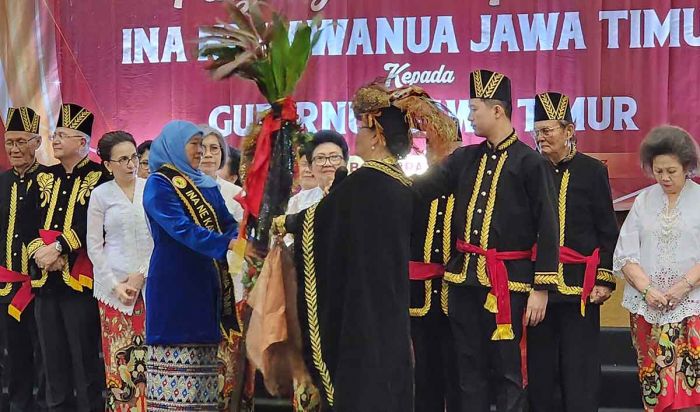 Terima Gelar Adat Minahasa, Gubernur Khofifah Dinobatkan Jadi Ina Ne Kawanua Jawa Timur Terima Gelar Adat Minahasa, Gubernur Khofifah Dinobatkan Jadi Ina Ne Kawanua Jawa Timur